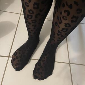 Lvrn_feet_ mym