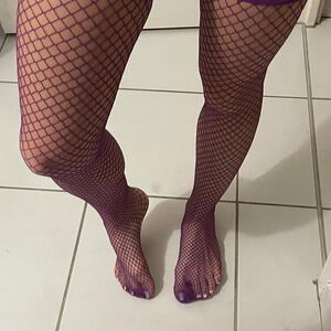 Lvrn_feet_ mym