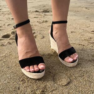 Lvrn_feet_ mym