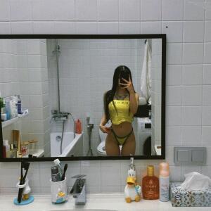 Lyna_com onlyfans