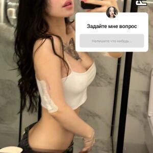 Lyna_com onlyfans