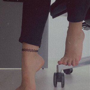Maeva_feet mym