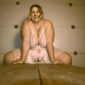 Manoncurvy mym