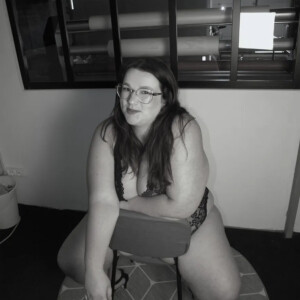 Manoncurvy mym