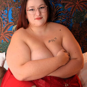Manoncurvy mym