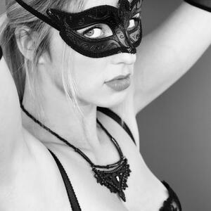 Manonmodele_officielle mym