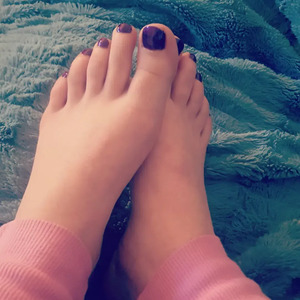 Melly_feetgirl mym