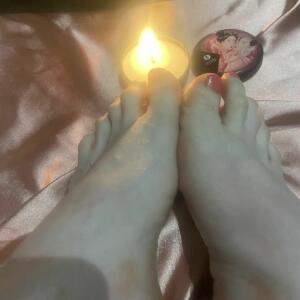 Milkyginger_toes mym