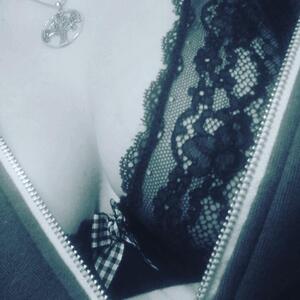 Miss_blacklace mym
