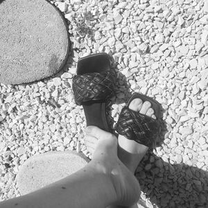 Miss_capucine_feet mym