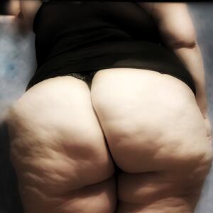 Miss_curvy_and_mister mym