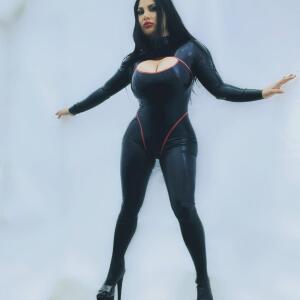 Missnaelle_domina mym