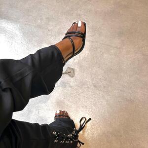 Moena_feet mym
