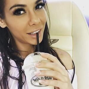 Monica_official mym