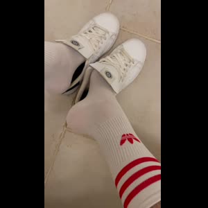 My_socks_feet mym