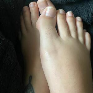 My_uglyhairyfeet mym