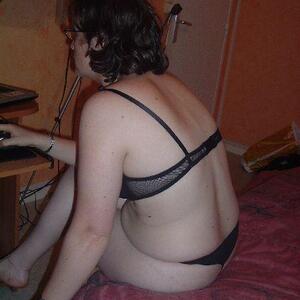 Nadege-adore-lesexe mym