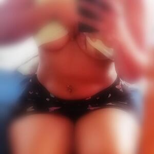 Naomie_24 mym