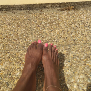 Naomiesexyfeet mym