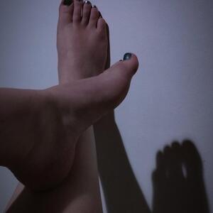 Naughty_toes mym