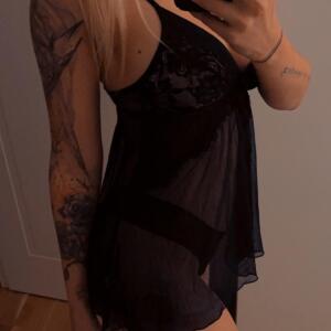 Nicki_right mym