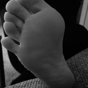 Nina_myfeet mym