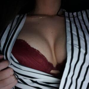 Nina_officiel_ mym