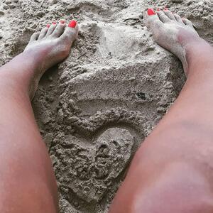 Ninasky_karibean_feet mym