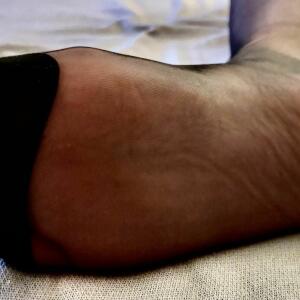 Nylon-footjob-aline mym
