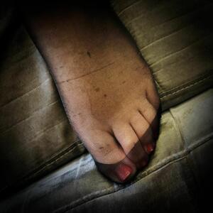 Nylon-footjob-aline mym