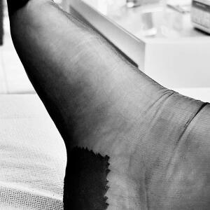 Nylon-footjob-aline mym