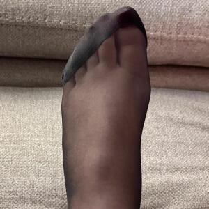 Nylon-footjob-aline mym
