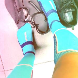 Oliviasunflower_bbfeet mym