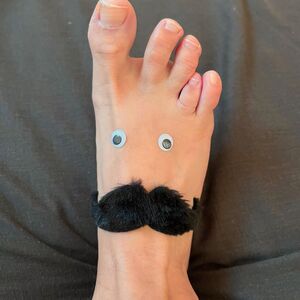 Onlyfeet_smile mym