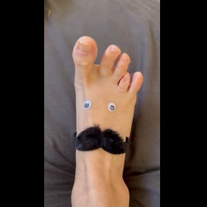 Onlyfeet_smile mym