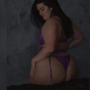 Paula_curves_ mym
