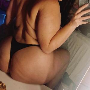 Paula_curves_ mym