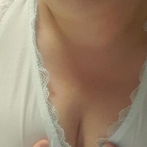 Petite_ronde_blonde_hot mym