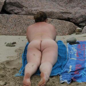 Petite_ronde_blonde_hot mym