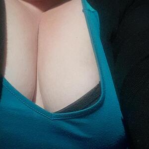Petite_ronde_blonde_hot mym