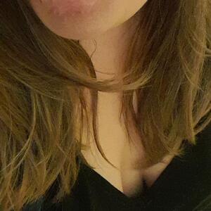 Petite_ronde_blonde_hot mym