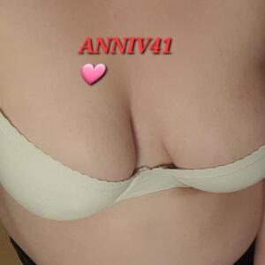 Petite_ronde_blonde_hot mym