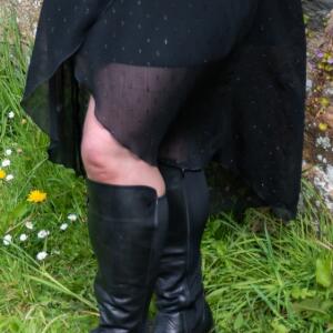 Petite_ronde_blonde_hot mym