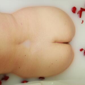 Petite_ronde_blonde_hot mym