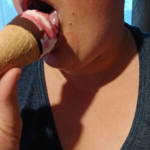 Petite_ronde_blonde_hot mym