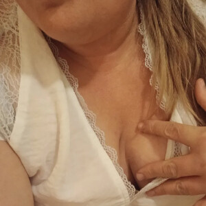 Petite_ronde_blonde_hot mym