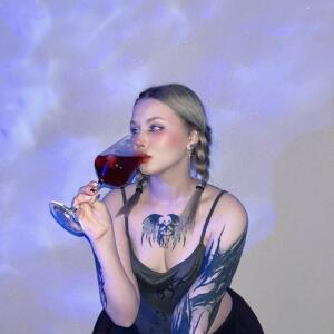 Petite_yvana mym