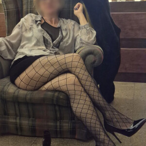 Pieds-de-jolie-blonde mym