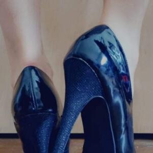 Pieds_entre_copine mym