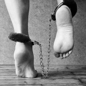 Pieds_entre_copine mym